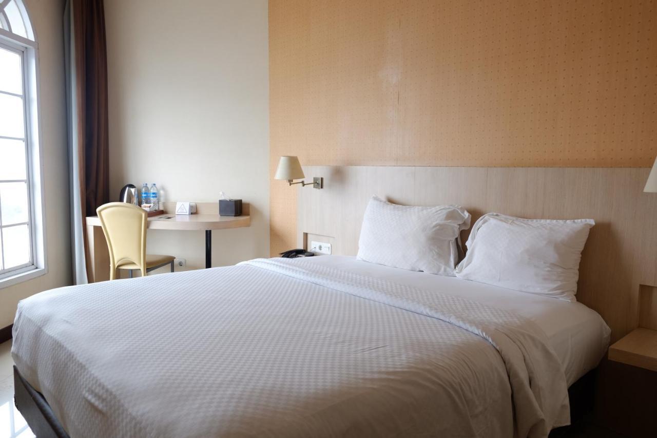 Rio City Hotel Палембанг Екстериор снимка