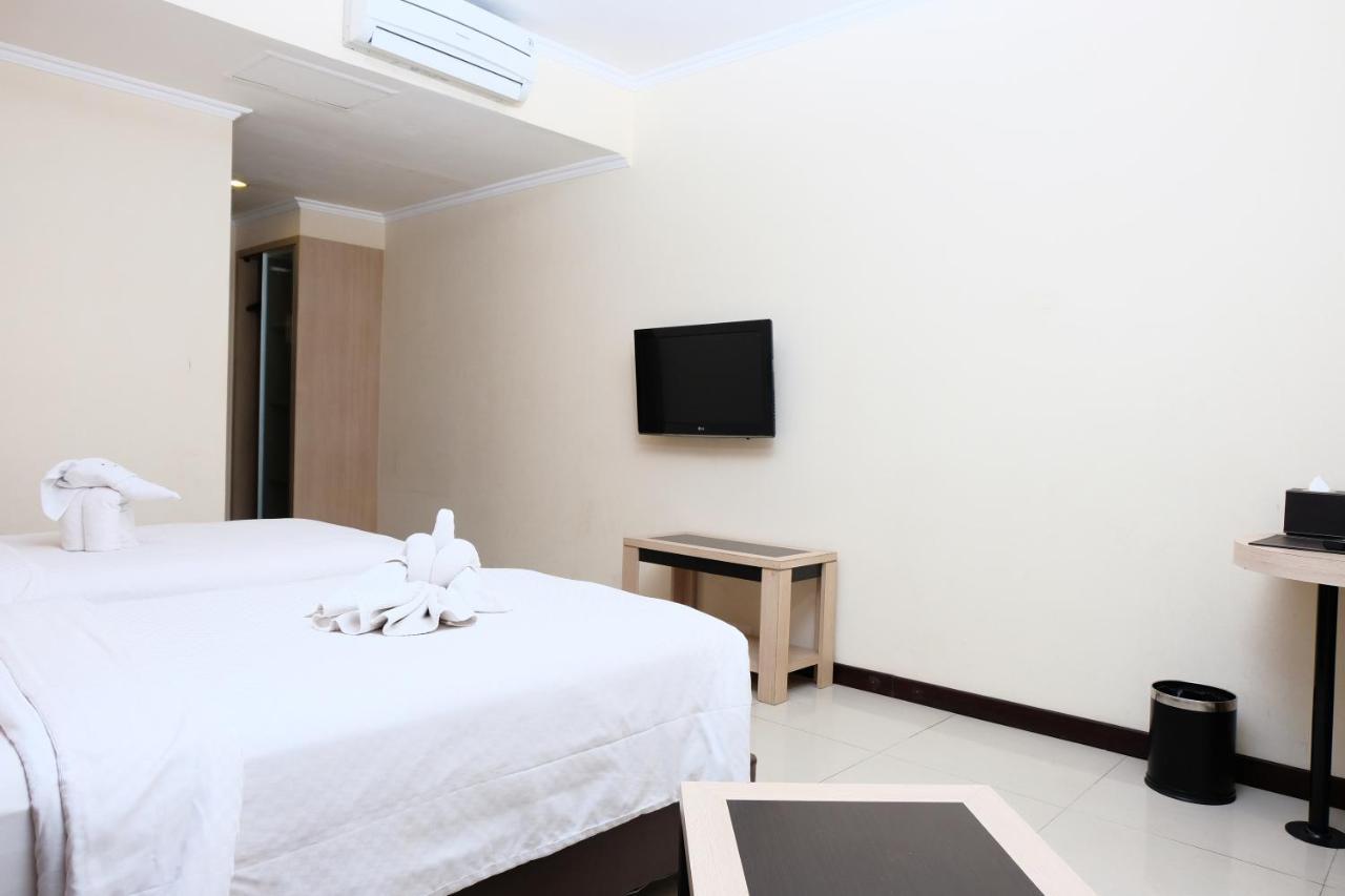 Rio City Hotel Палембанг Екстериор снимка