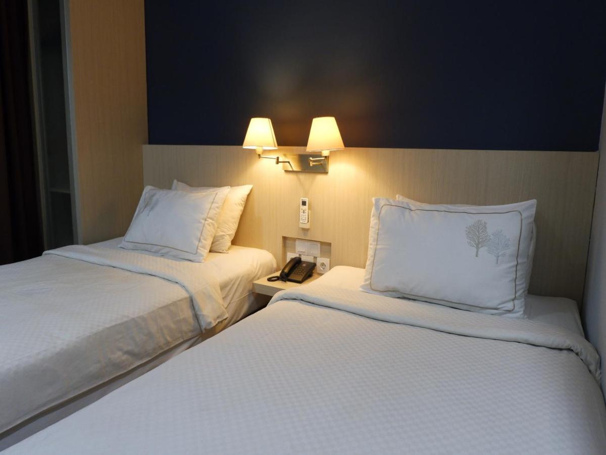 Rio City Hotel Палембанг Екстериор снимка